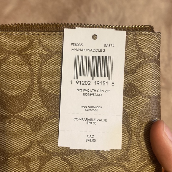 Brand new coach wristlet in brown signature canvas - Picture 4 of 4